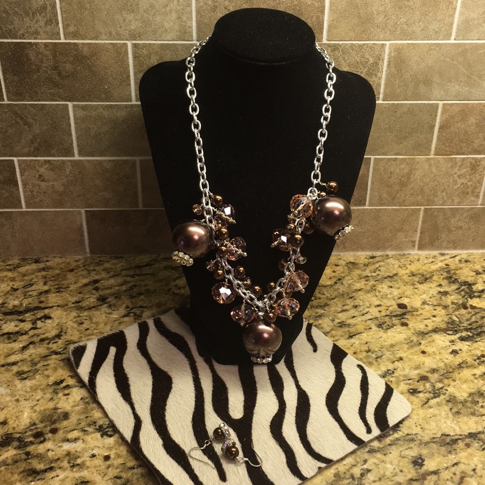 2/$25 Bling necklace in brown and pink